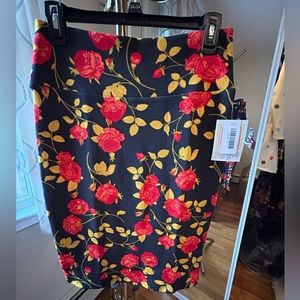 LuLaRoe, Cassie’s pencil skirt, size small, NWT, roses, black and red